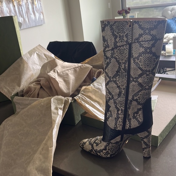 ***BRAND NEW GUCCI Python Leather Heeled Boots - Picture 4 of 13